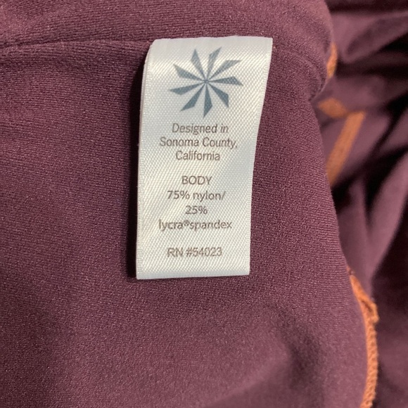 ATHLETA Style Burgundy Salutation Stash Pocket Capri Tight Women’s XL. - Picture 8 of 9